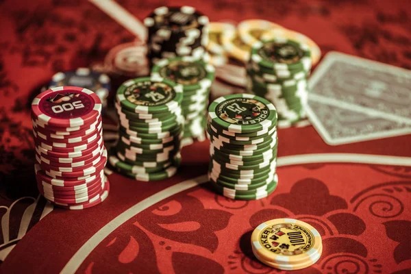 Yggdrasil slot game interface showing reel layout and payout table